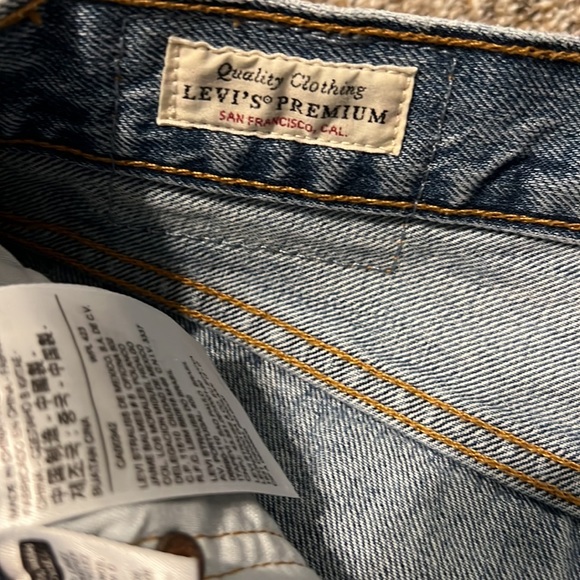 Levi’s 501 shorts Size 28 - Picture 3 of 5